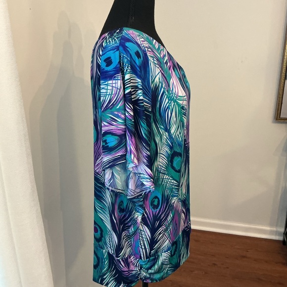 Colorful Abstract Print Top - Picture 3 of 8